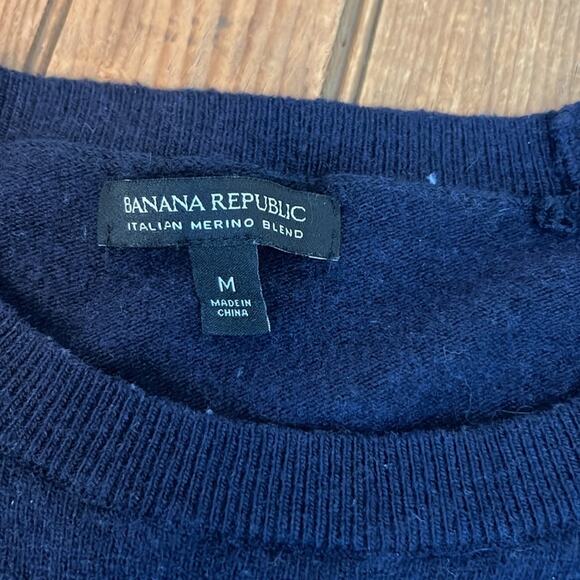 Womens Banana Republic navy Italian wool crew neck sweater red hearts size m - Picture 2 of 6